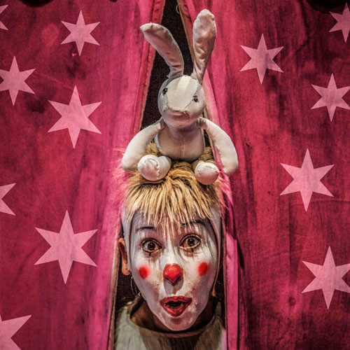 Parade, el circo de los valientes - Cía La Maquiné